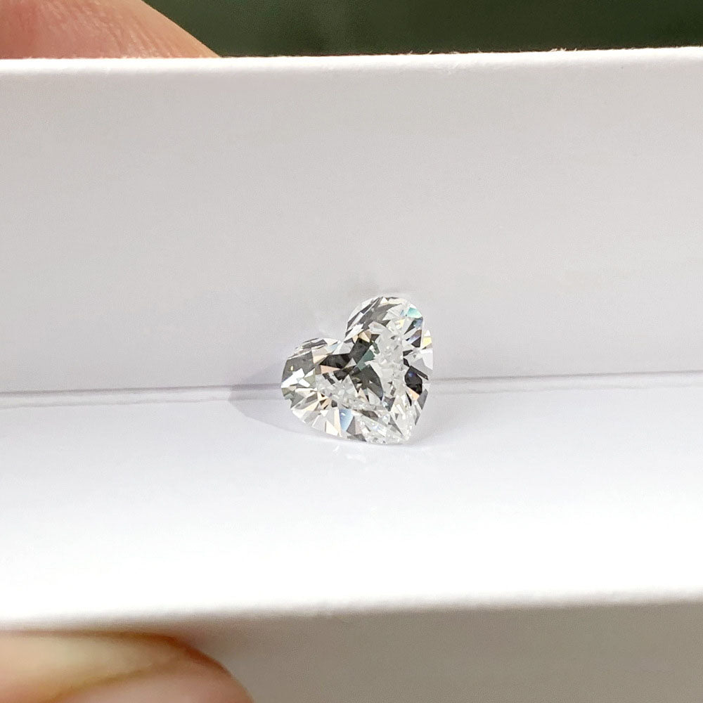 Heart-shaped diamond d color moissanite diamond