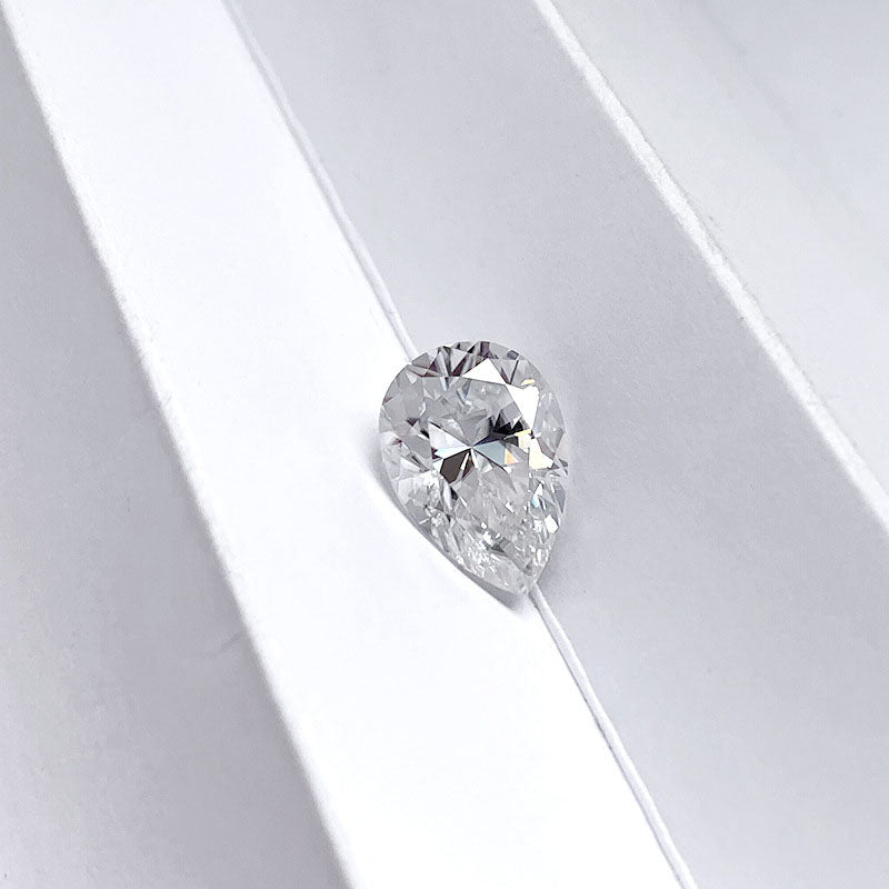 Pear Brilliant diamond cut color clarity moissanite