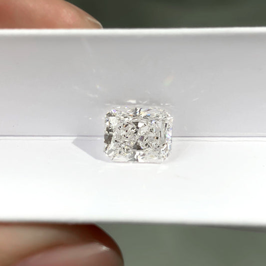 Radiant cut Diamond d color moissanite diamond