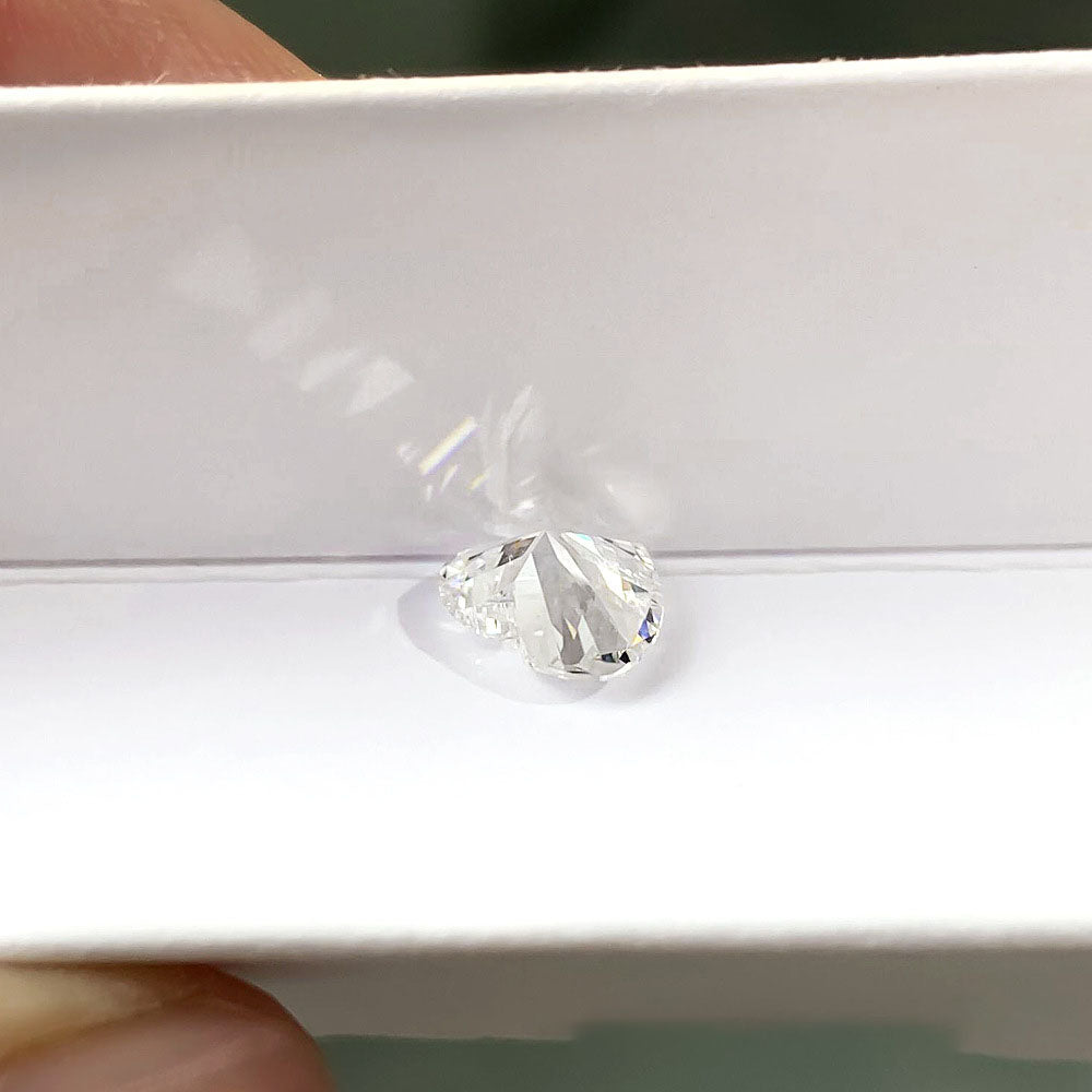 Heart-shaped diamond d color moissanite diamond