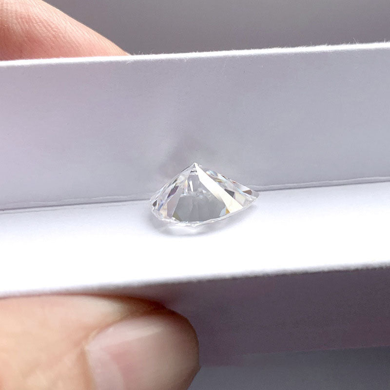 Pear Brilliant diamond cut color clarity moissanite