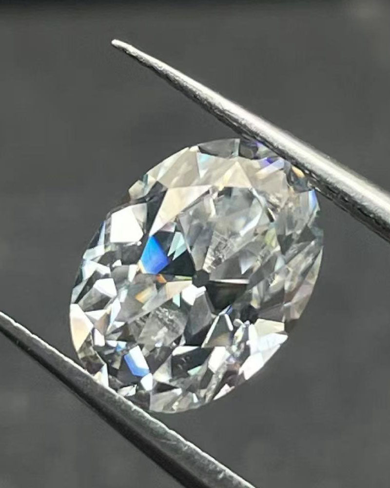 Oval Brilliant near colorless diamond moissanite